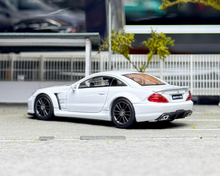 Load image into Gallery viewer, GUM 1:64 White SL65 AMG R230 Coupe Sports Model Diecast Metal Car New Collection