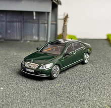Load image into Gallery viewer, MH 1:64 Green S-Class S600L W221 Luxury Sedan Sports Model Diecast Metal Car