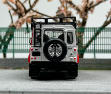 Load image into Gallery viewer, Master 1:64 White Defender 90 ORV SUV Sports Model Diecast Metal Car New Collection