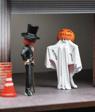 Load image into Gallery viewer, 1:64 Painted Figure Mini Model Miniature Resin Diorama Mr Pumpkin Miss Ghost Toy New Collection