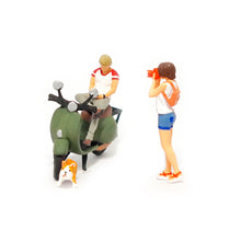 Load image into Gallery viewer, 1:64 Painted Figure Mini Model Miniature Resin Diorama Motocycle Couple Lovers