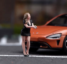 Load image into Gallery viewer, 1:64 Painted Figure Model Miniature Resin Sand Five Ladies Beauty Set Suit Women