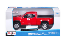 Load image into Gallery viewer, Maisto 1:27 Red 2017 Colorado ZR2 Pickup Off Road Model Toy Diecast Metal Car
