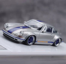 Load image into Gallery viewer, Zincit 1:64 Silver 911 964 Singer Coupe Sports Model Diecast Metal Car New Collection