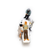 Load image into Gallery viewer, 1:64 Painted Figure Mini Model Miniature Resin Diorama Emergency Nurse Patient