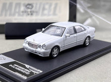 Load image into Gallery viewer, Maxwell 1:64 White E320 W210 Classic Sedan Sports Model Diecast Metal Car New Collection