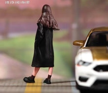 Load image into Gallery viewer, 1:64 Painted Figure Model Miniature Resin Diorama Sand Walking Girl With Bag Toy New Collection