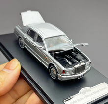 Load image into Gallery viewer, GFCC 1:64 1998 Silver Seraph Sedan Classic Model Diecast Metal Car New