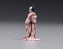 Load image into Gallery viewer, 1:64 Painted Figure Model Miniature Resin Sand Japanese Kimono Woman Traditional
