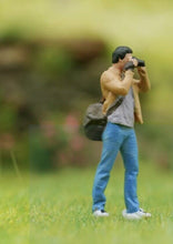 Load image into Gallery viewer, 1:64 Painted Figure Model Miniature Resin Diorama Backpaker Photographer Camera Collection