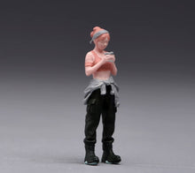 Load image into Gallery viewer, 1:64 Painted Figure Model Miniature Resin Sand Diorama Car Repair Girl Worker