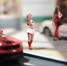 Load image into Gallery viewer, 1:64 Painted Unpainted Figure Model Miniature Resin Diorama Sand Super Girl