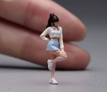 Load image into Gallery viewer, 1:64 Painted Figure Model Miniature Resin Diorama Sand Toy Headset Pretty Girl