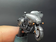 Load image into Gallery viewer, 1:64 2013 STRATOLINER DELUXE Motorcycle Motor Bike Model Resin New