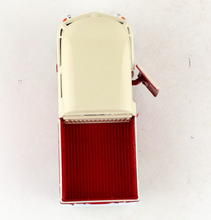 Load image into Gallery viewer, WELLY 1:36 Red T1 Double Cabin Pick Up Truck Model Diecast Toy Metal Car BN