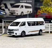 Load image into Gallery viewer, Masdi 1:64 White Hiace H200 Mini Van Sports Model Diecast Metal Car New Collection