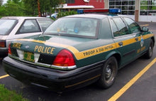 Load image into Gallery viewer, Rollin 1:64 Vermont Police VSP CV CROWN VICTORIA Model Diecast Metal Car New Collection