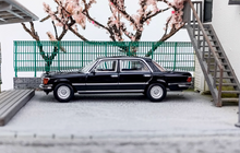 Load image into Gallery viewer, Maxwell 1:64 Black 450SEL W116 Sedan Classic Sport Model Diecast Metal Car New