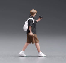 Load image into Gallery viewer, 1:64 Painted Figure Model Miniature Resin Sand Diorama Backpack Man Shooting
