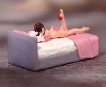 Load image into Gallery viewer, 1:64 Painted Figure Model Miniature Resin Diorama Sand Host Man Kol Anchor Toy Collection