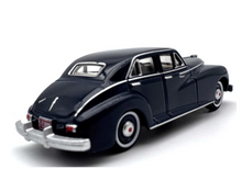 Load image into Gallery viewer, 1:87 Blue 1941 Packard Sedan Classic Vintage Model Diecast Metal Car New Collection