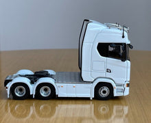 Load image into Gallery viewer, Masdi 1:64 White Scania 770s Truck Tractor Sports Model Diecast Metal Car New Collection