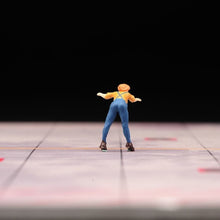 Load image into Gallery viewer, 1:64 Painted Figure Model Miniature Resin Diorama Sand Car Cleaning Sexy Girl New