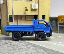 Load image into Gallery viewer, Master 1:64 Dyna Pickup Truck Model Diecast Metal Car Box