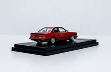 Load image into Gallery viewer, SW 1:64 Red E24 635 CSI Couple Classic Sports Model Diecast Metal Car New