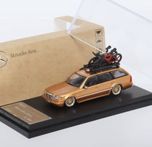 Load image into Gallery viewer, Mortal 1:64 Gold VIP S124 E300 Wagon Roof Bike Model Diecast Metal Car New