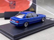 Load image into Gallery viewer, DCM 1:64 Blue E34 5-Series Sedan Classic Sports Model Diecast Metal Car New Collection