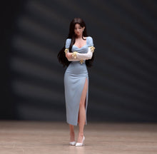 Load image into Gallery viewer, 1:24 Painted Figure Model Miniature Resin Diorama Blue Long Dress Lady Woman