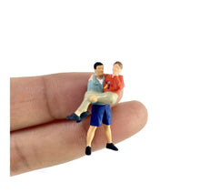 Load image into Gallery viewer, 1:64 Painted Figure Mini Model Miniature Resin Diorama Lover Couple Love Romance