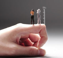 Load image into Gallery viewer, 1:64 Painted Unpainted Figure Model Miniature Resin Diorama Sand Camera Girl New