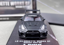 Load image into Gallery viewer, Inno 1:64 Black Carbon GTR R35 LBWK Sports Model Diecast Metal Car New Collection