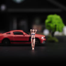 Load image into Gallery viewer, 1:24 Painted Figure Model Miniature Resin Diorama Sand Purple Bikini Girl