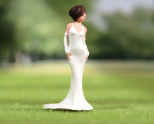 Load image into Gallery viewer, 1:64 Painted Figure Model Miniature Resin Diorama Sand Dinner Wedding Dress Lady New Collection