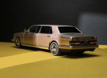 Load image into Gallery viewer, GFCC 1:64 Gold 1998 Silver Spur Park Ward Luxury Model Diecast Metal Car New Collection