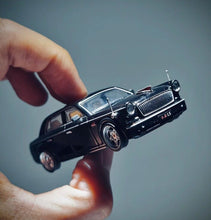 Load image into Gallery viewer, XCARTOYS 1:64 Hongqi L5 Lowed VIP Luxury Sedan Model Diecast Metal Car New