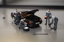 Load image into Gallery viewer, 1:64 Painted Figure Model Miniature Resin Diorama Sand Car Repairer Workers Set