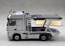 Load image into Gallery viewer, 1:64 Silver Benz Actros Gigaspace Semi Trailer Truck Model Diecast Metal Car