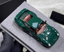 Load image into Gallery viewer, DPM 1:64 Green 959 Classic Racing Sports Model Diecast Resin Car New Collection