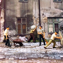 Load image into Gallery viewer, 1:64 Painted Figure Mini Model Miniature Resin Diorama Construction Worker Man