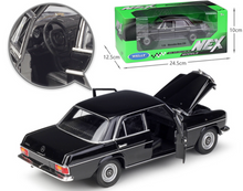 Load image into Gallery viewer, WELLY 1:24 Benz 220 Sedan Classic Vintage Model Diecast Metal Car Display
