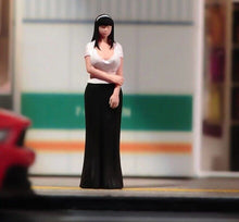 Load image into Gallery viewer, 1:64 Painted Figure Model Miniature Resin Diorama Sand Model Beauty Sexy Girl New Collection