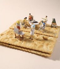 Load image into Gallery viewer, 1:64 Painted Figure Model Miniature Resin Diorama Sand Outdoor Picnic BBQ Party