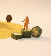 Load image into Gallery viewer, 1:64 Painted Figure Model Miniature Resin Diorama Sand BC Protective Clothing