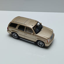 Load image into Gallery viewer, Masdi 1:64 Gold 2005 Escalade Full Size SUV Sport Model Diecast Metal Car New Collection