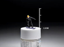Load image into Gallery viewer, 1:64 Painted Figure Mini Model Miniature Resin Diorama Ski Snowboarding Skiers