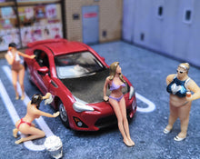 Load image into Gallery viewer, 1:64 Painted Figure Mini Model Miniature Resin Diorama Sexy Car Wash Girl Lady